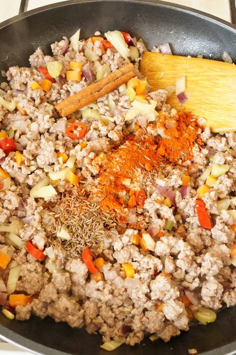 Дрожжевая пицца с беконом и помидорами — рецепт с фото пошагово новые фото Дрожжевая пицца с беконом и помидорами — рецепт с фото пошагово новые фото