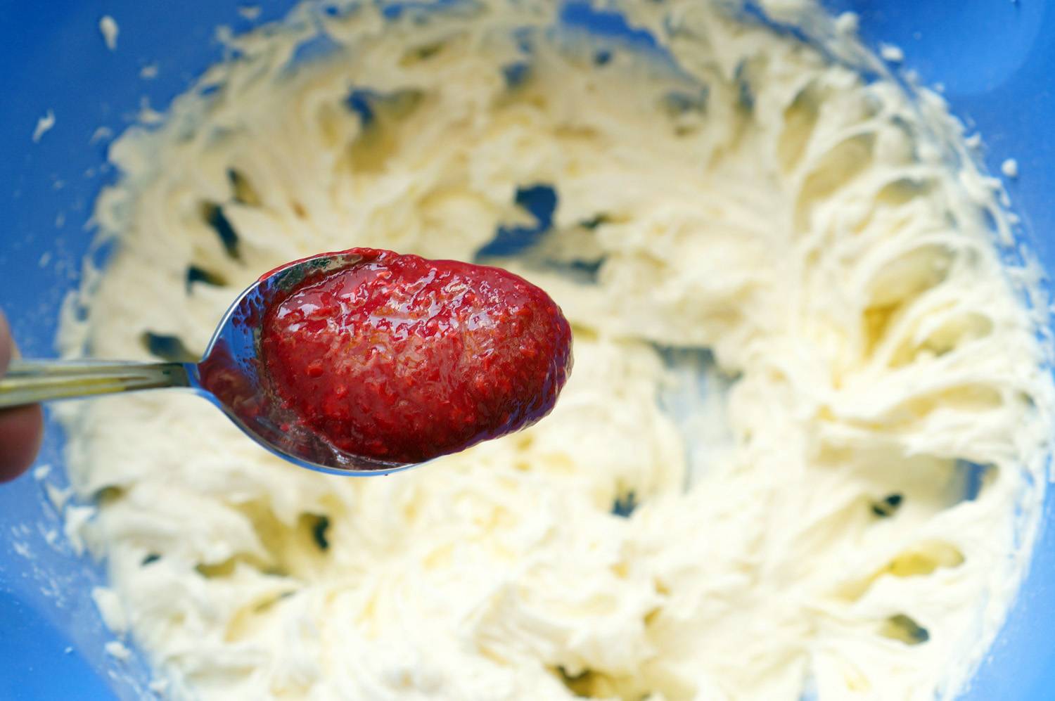Крем на основе творожного сыра и масла для тортов и капкейков, пошаговый фото рецепт, кулинарный блог andychef.ru