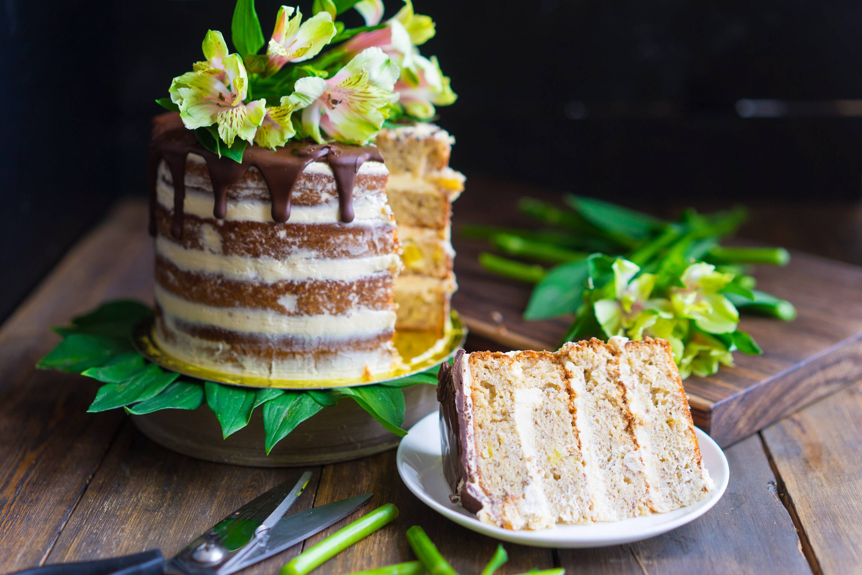 Как приготовить большой голый торт с цветами, торт с бананами и ананасом, торт колибри, украшение торта цветами, пошаговый рецепт с фото, блог andychef.ru