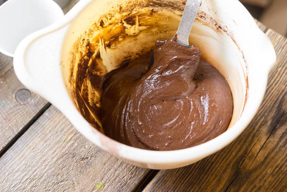 Брауни энди. Шоколадный кекс с ореховым кремом. Брауни Энди шеф рецепт.