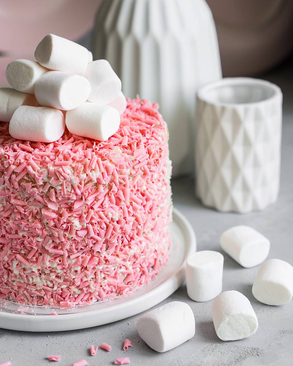 Розовый бисквитный торт «Три шоколада» | Andy Chef (Энди Шеф) — блог о еде  и путешествиях, пошаговые рецепты, интернет-магазин для кондитеров |