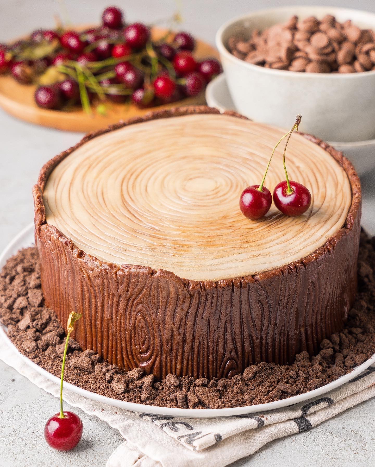 Бисквитный торт “Вишня в шоколаде”