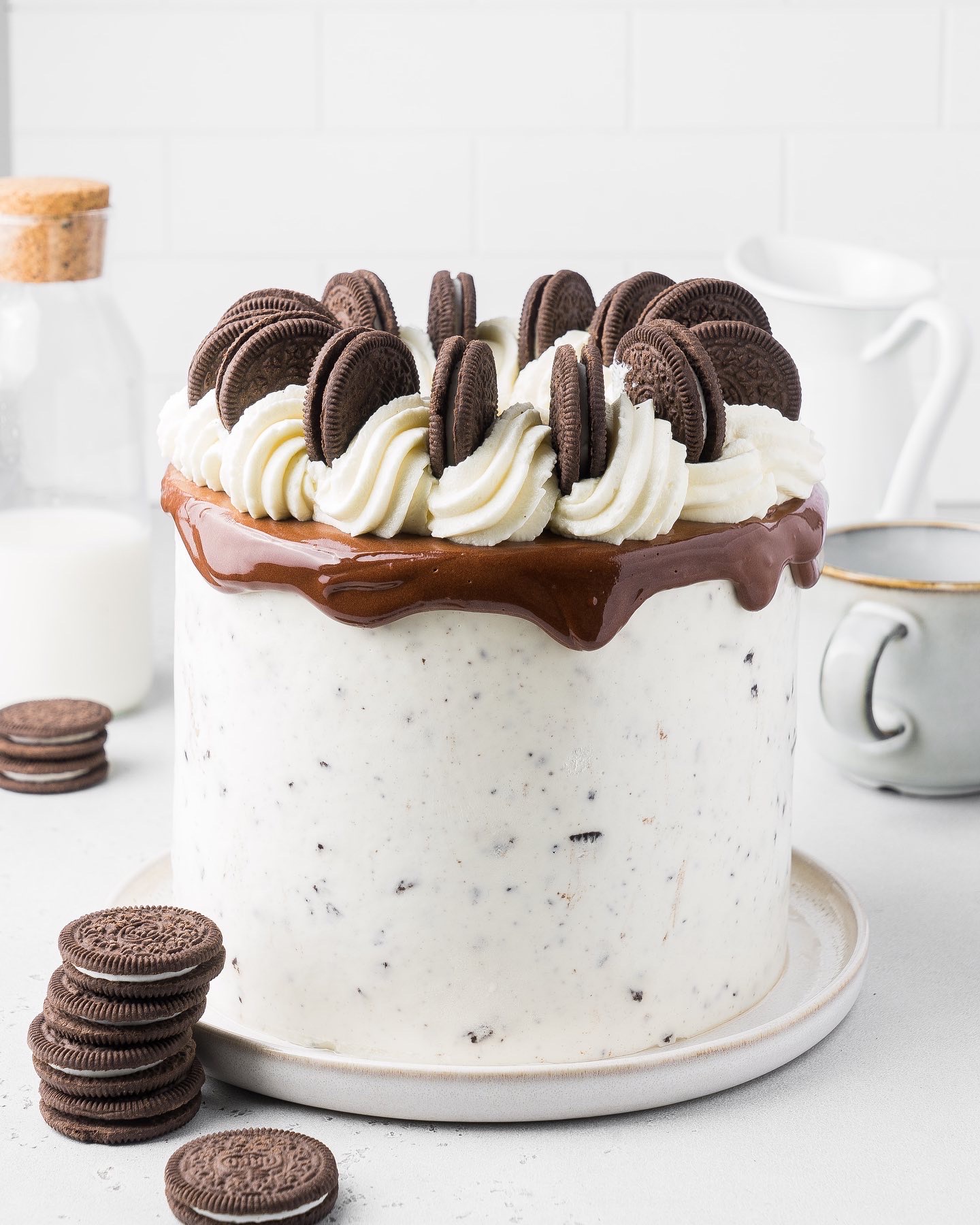 Шоколадный торт со сметанным кремом – простой и вкусный рецепт, как приготовить пошагово